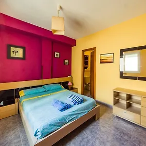 https://lorenzos-bed-surf-apartment.hotelsfuerteventura.org